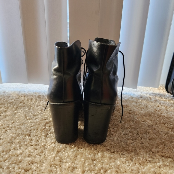 Charles David black leather heeled lace up booties size 7.5 - Picture 9 of 11